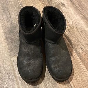 Gently worn black short ugh boots size 10